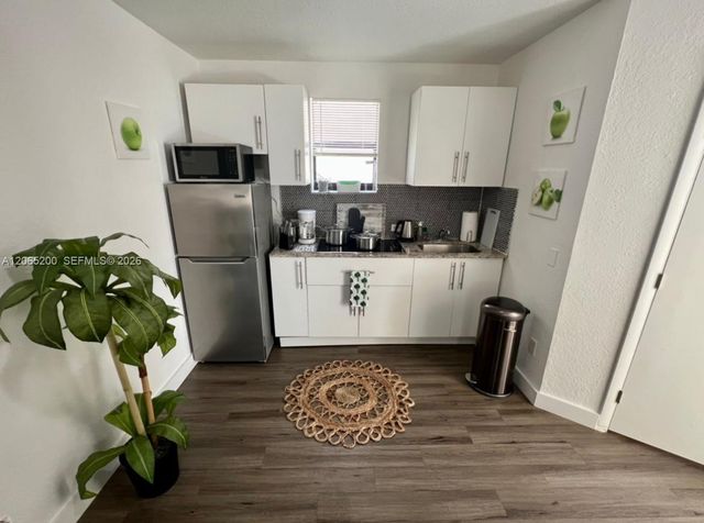 1068 NW 5th St B-1, Miami, FL 33128