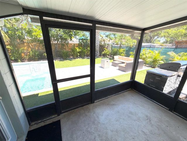 5813 26TH AVENUE N, St Petersburg, FL 33710