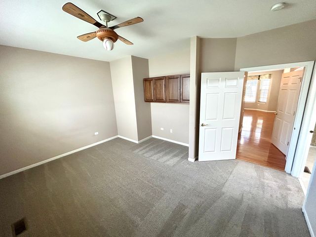 21214 Lily Lake Lane, Crest Hill, IL 60403