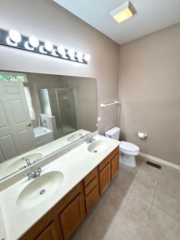 21214 Lily Lake Lane, Crest Hill, IL 60403