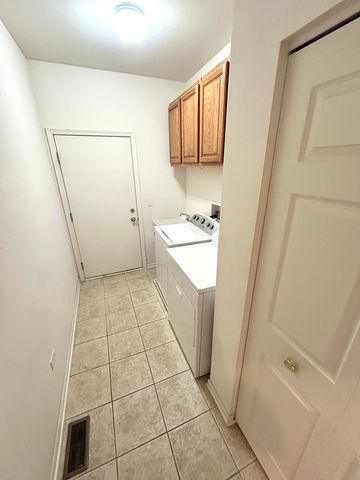 21214 Lily Lake Lane, Crest Hill, IL 60403