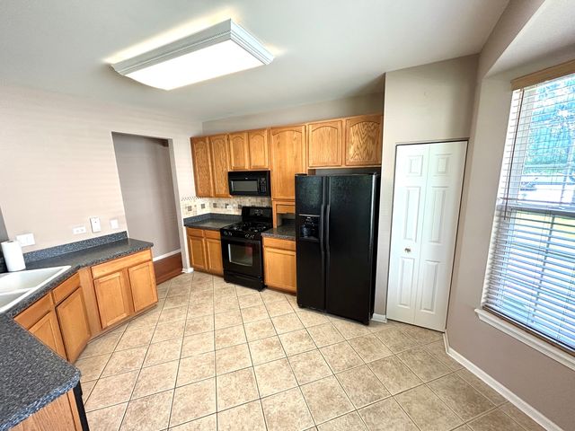 21214 Lily Lake Lane, Crest Hill, IL 60403