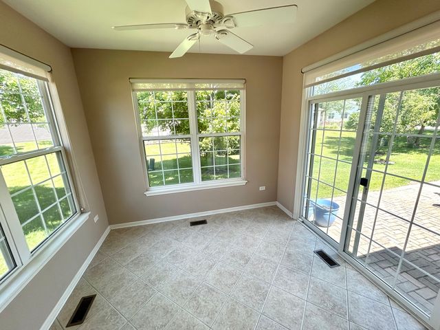 21214 Lily Lake Lane, Crest Hill, IL 60403