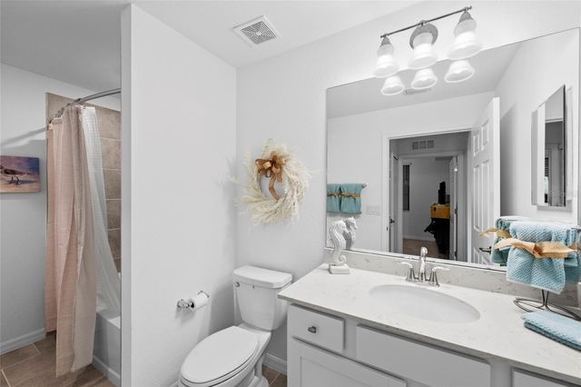 18114 GAWTHROP DRIVE 105, Bradenton, FL 34211