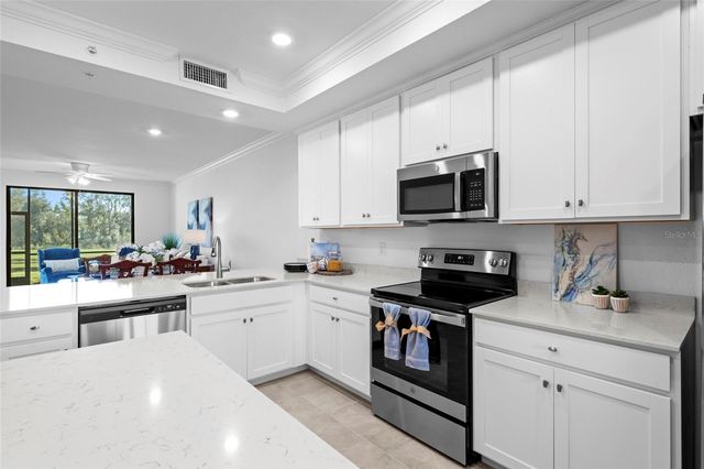 18114 GAWTHROP DRIVE 105, Bradenton, FL 34211