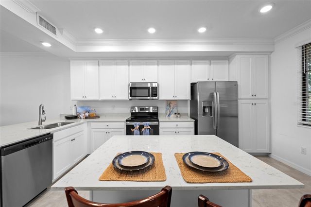 18114 GAWTHROP DRIVE 105, Bradenton, FL 34211