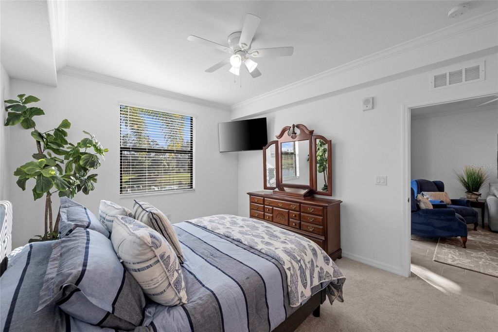 Image 18 of property listing at 18114 GAWTHROP DRIVE 105, Bradenton, FL 34211