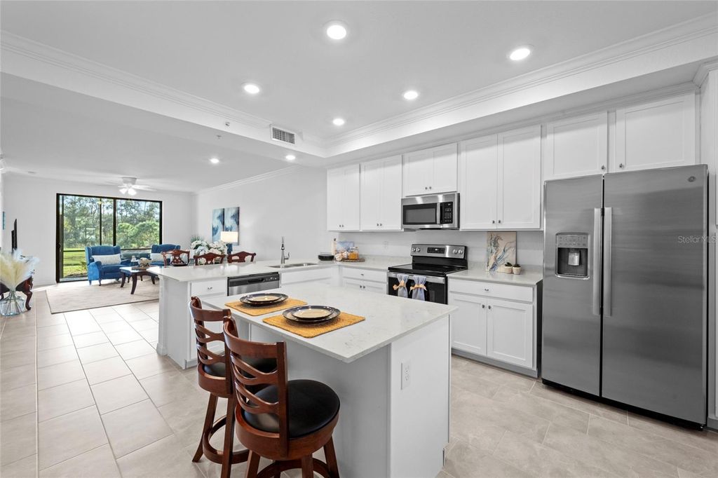 Image 3 of property listing at 18114 GAWTHROP DRIVE 105, Bradenton, FL 34211