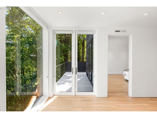 424 Nw MACLEAY Blvd, Portland, OR 97210