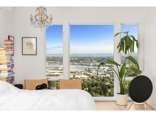 424 Nw MACLEAY Blvd, Portland, OR 97210