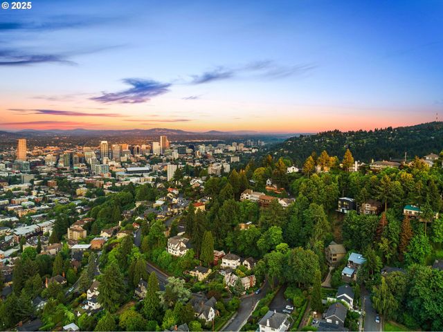 424 Nw MACLEAY Blvd, Portland, OR 97210