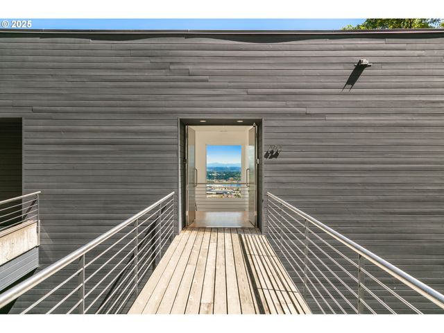 424 Nw MACLEAY Blvd, Portland, OR 97210