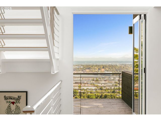 424 Nw MACLEAY Blvd, Portland, OR 97210