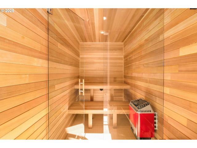 424 Nw MACLEAY Blvd, Portland, OR 97210