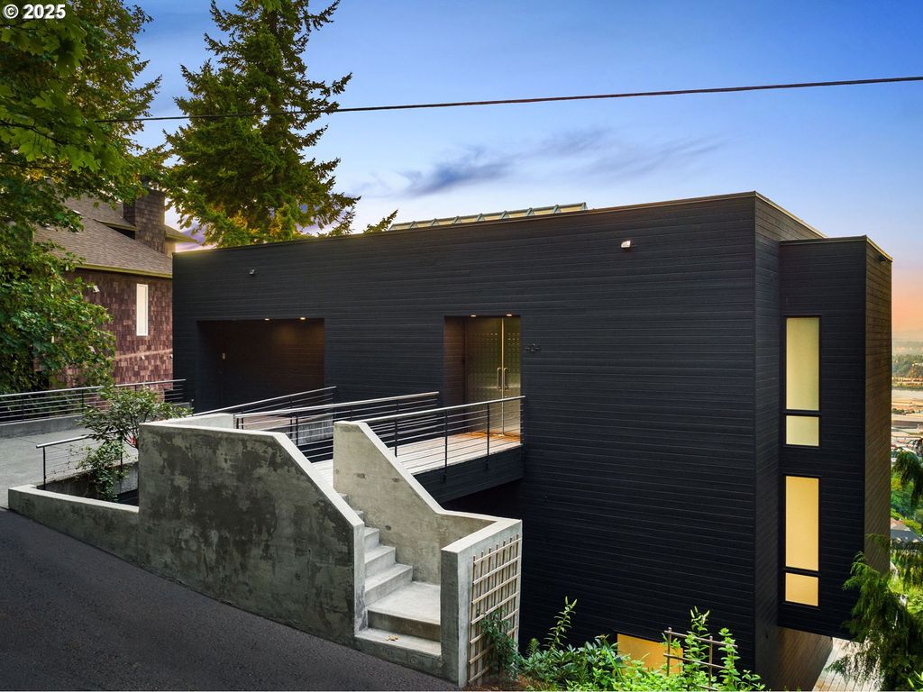 424 Nw MACLEAY Blvd, Portland, OR 97210