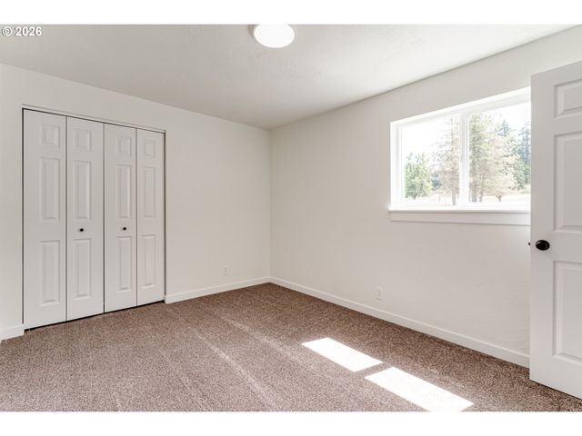 85160 LARSON Rd, Eugene, OR 97405