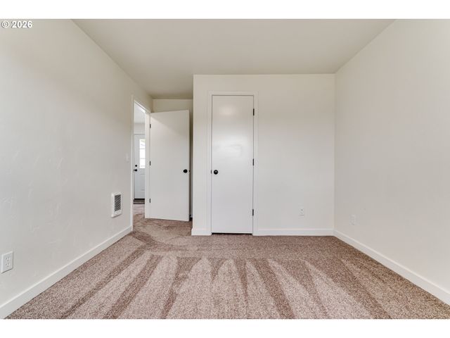 85160 LARSON Rd, Eugene, OR 97405