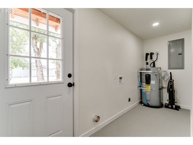 85160 LARSON Rd, Eugene, OR 97405