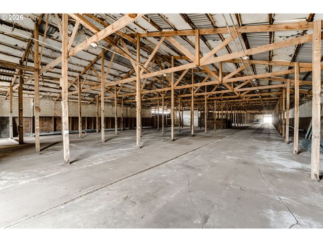 85160 LARSON Rd, Eugene, OR 97405