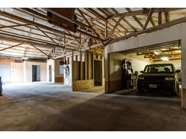 85160 LARSON Rd, Eugene, OR 97405