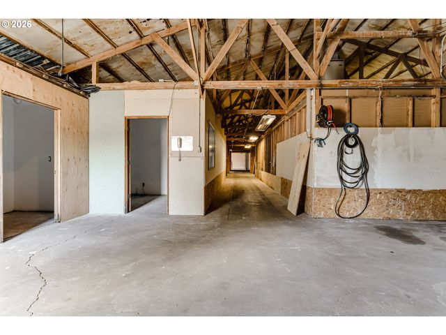 85160 LARSON Rd, Eugene, OR 97405