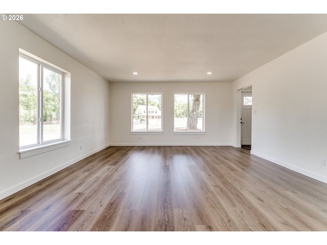 85160 LARSON Rd, Eugene, OR 97405