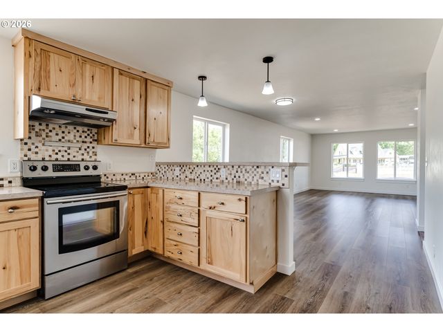 85160 LARSON Rd, Eugene, OR 97405