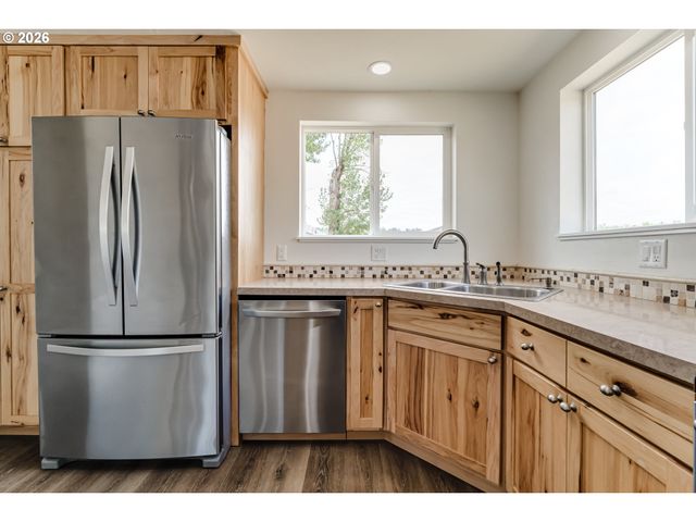 85160 LARSON Rd, Eugene, OR 97405