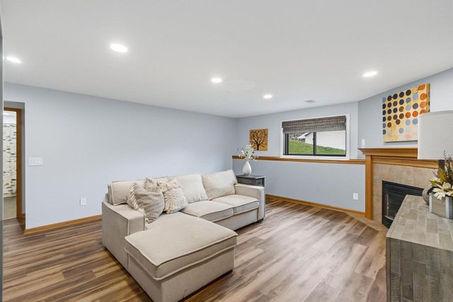 221 Yarrow Hill Drive, Cottage Grove, WI 53527