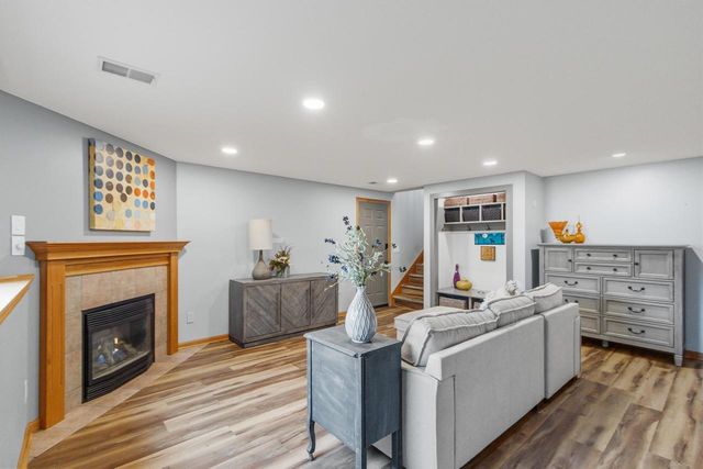 221 Yarrow Hill Drive, Cottage Grove, WI 53527