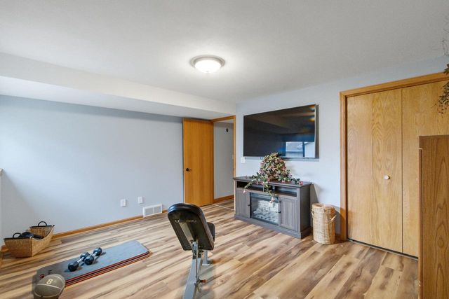 221 Yarrow Hill Drive, Cottage Grove, WI 53527