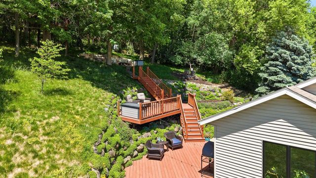 221 Yarrow Hill Drive, Cottage Grove, WI 53527