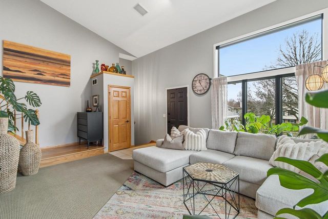 221 Yarrow Hill Drive, Cottage Grove, WI 53527