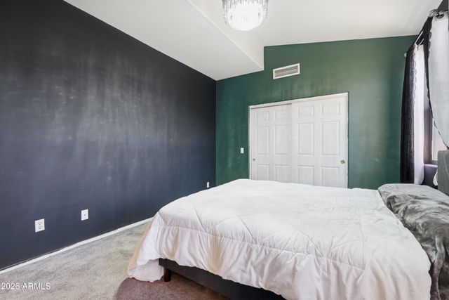 1425 S LINDSAY Road 16, Mesa, AZ 85204