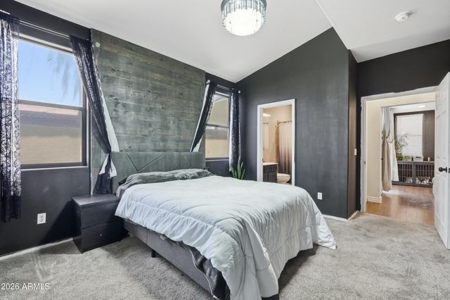 1425 S LINDSAY Road 16, Mesa, AZ 85204