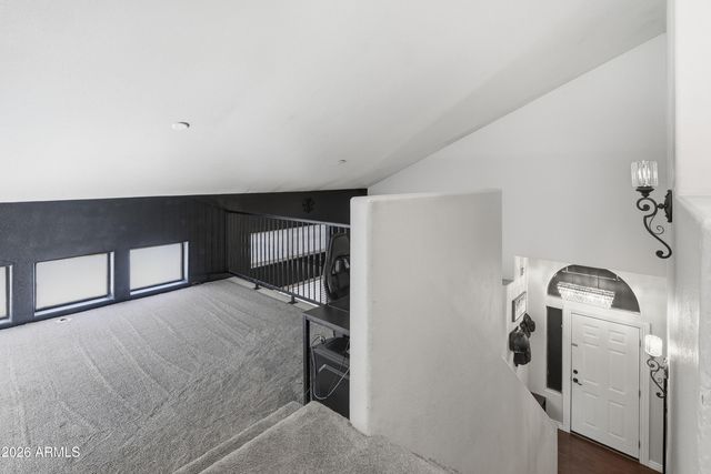 1425 S LINDSAY Road 16, Mesa, AZ 85204