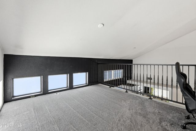 1425 S LINDSAY Road 16, Mesa, AZ 85204
