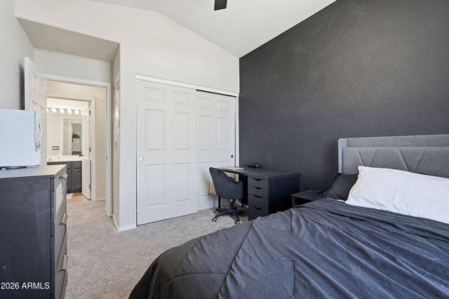 1425 S LINDSAY Road 16, Mesa, AZ 85204