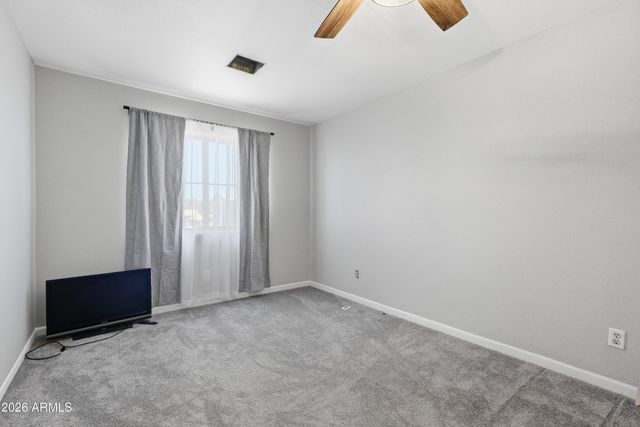 1425 S LINDSAY Road 16, Mesa, AZ 85204