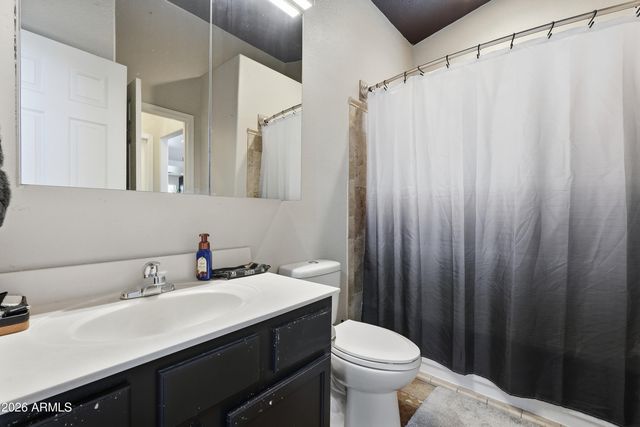 1425 S LINDSAY Road 16, Mesa, AZ 85204