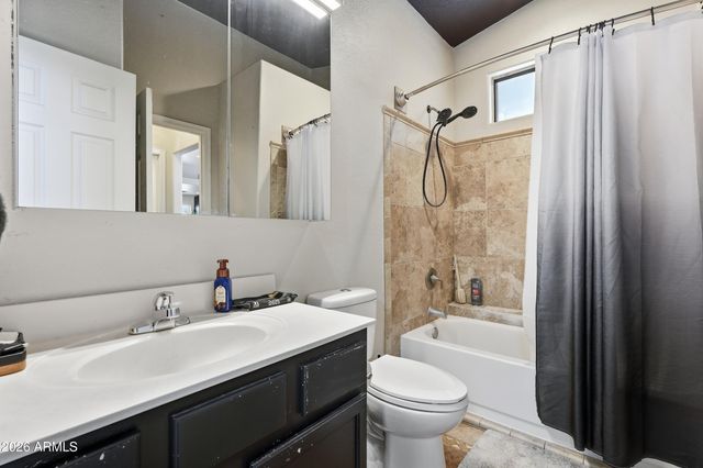1425 S LINDSAY Road 16, Mesa, AZ 85204