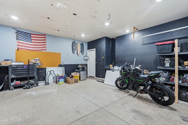1425 S LINDSAY Road 16, Mesa, AZ 85204