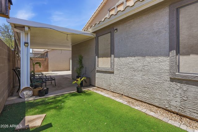 1425 S LINDSAY Road 16, Mesa, AZ 85204