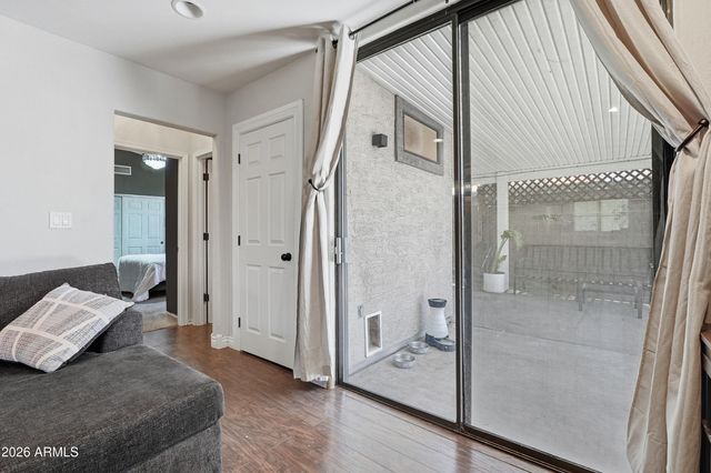 1425 S LINDSAY Road 16, Mesa, AZ 85204