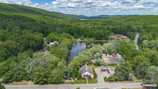6 New Bedford Road D, West Milford, NJ 07480