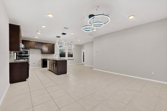 284 Delta CRST, Maxwell, TX 78656