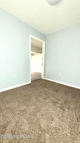 27 3rd Avenue, Toms River, NJ 08757