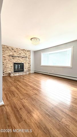 27 3rd Avenue, Toms River, NJ 08757