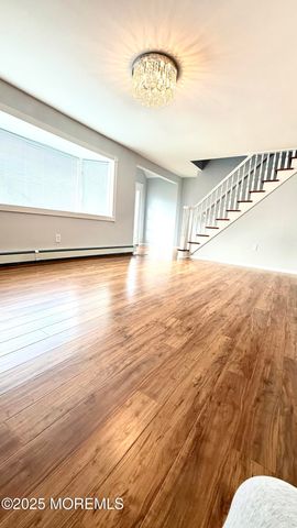 27 3rd Avenue, Toms River, NJ 08757