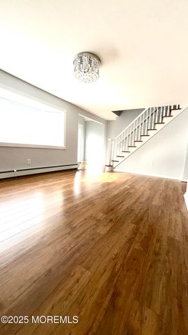 27 3rd Avenue, Toms River, NJ 08757